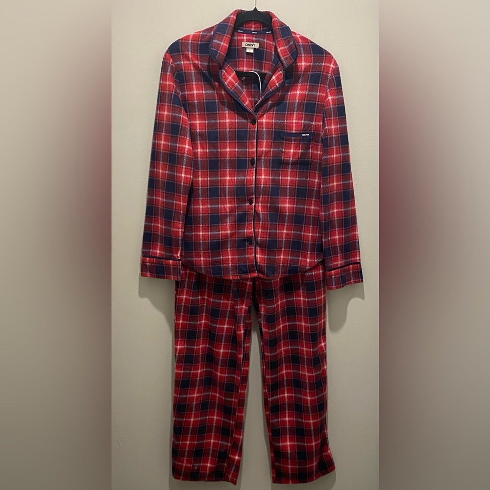 DKNY Fleece Plaid Pajama Set Top & Bottoms Women’s Size Small EUC Warm Cozy